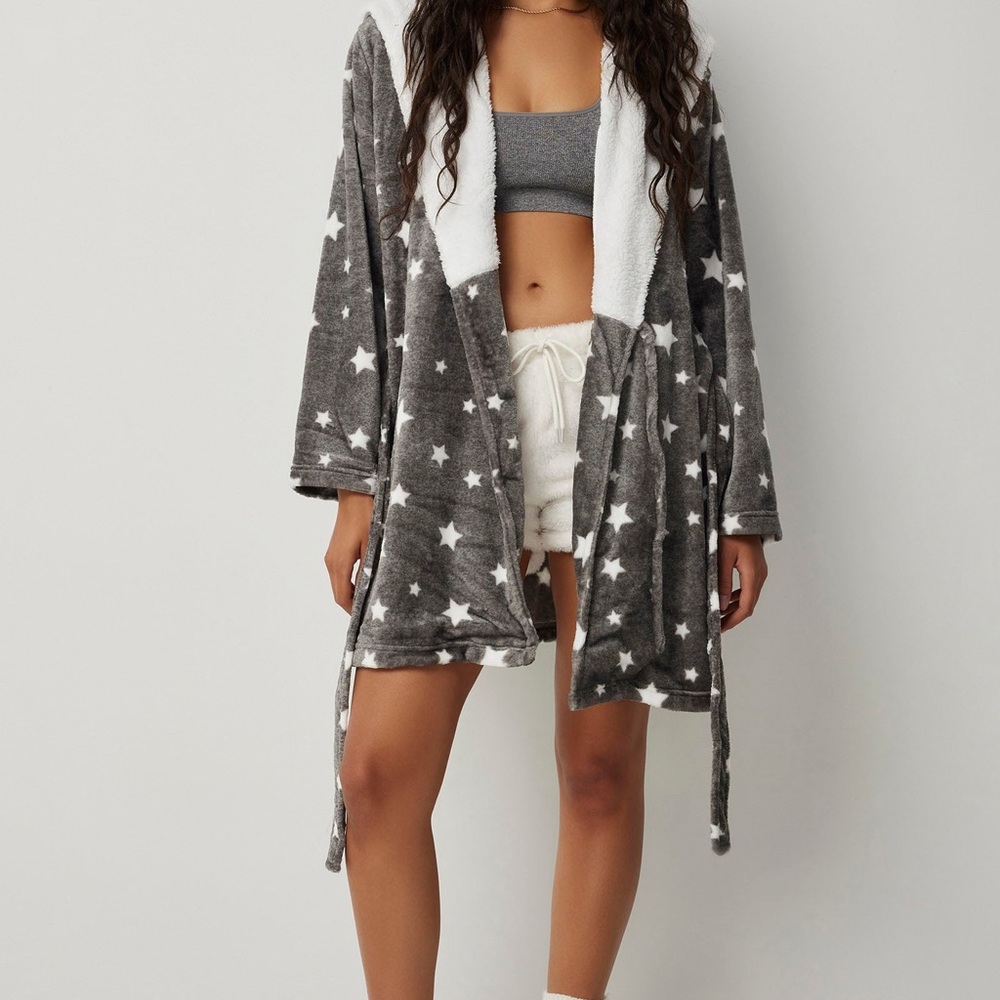 Cozy Star-Patterned Gray Robe hooded - Picture 2 of 3